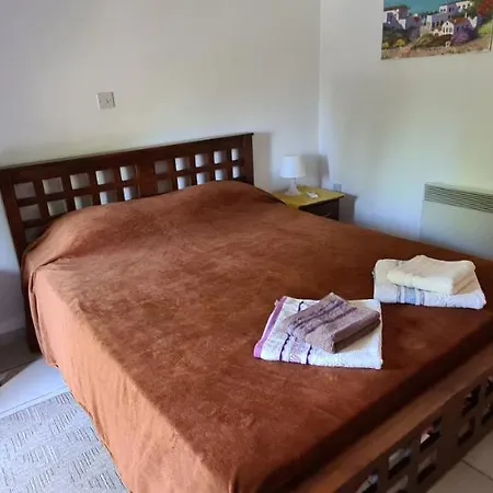Ferienhaus Large 4 Bedroom House In Kato Paphos, Limnaria Gardens *