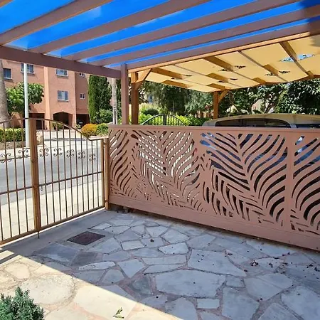 Large 4 Bedroom House In Kato Paphos, Limnaria Gardens Ferienhaus Paphos