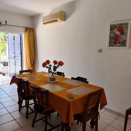 Hébergement de vacances Large 4 Bedroom House In Kato Paphos, Limnaria Gardens *