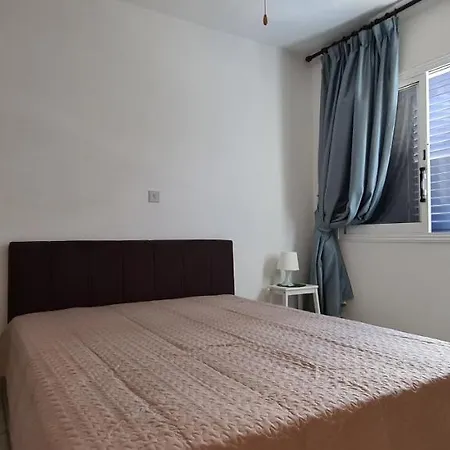 Large 4 Bedroom House In Kato Paphos, Limnaria Gardens * Paphos