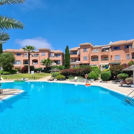 Large 4 Bedroom House In Kato Paphos, Limnaria Gardens